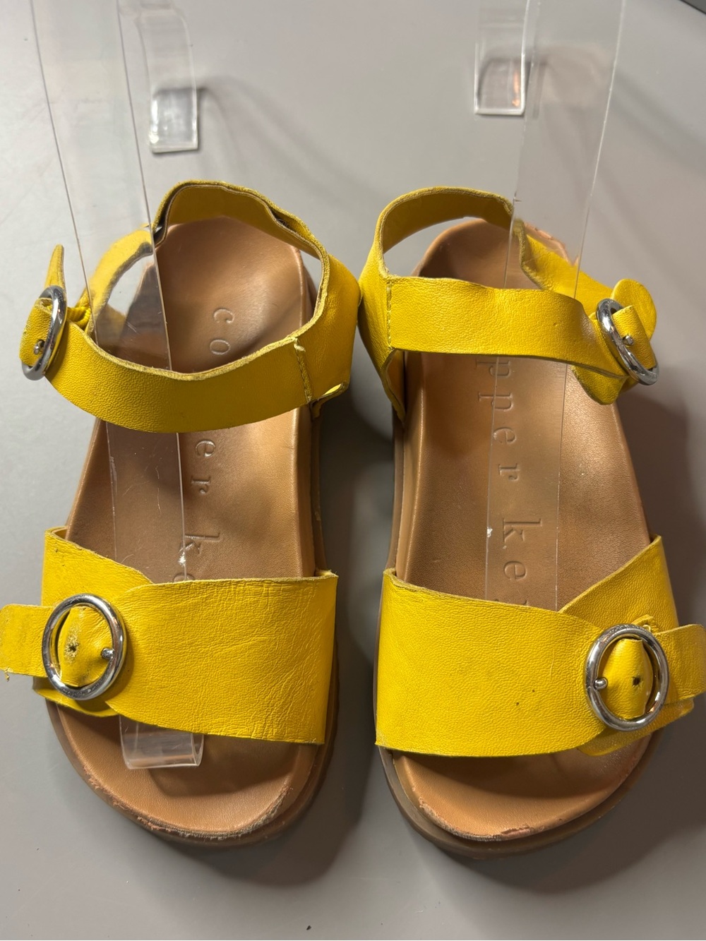 Copper Key Girls' Bright Yellow Leather Buckle Sandals Size 9 Spring Summer
